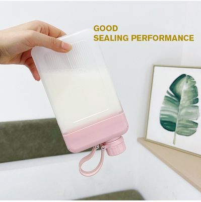 Acqua bollente applicabile 450 ml Tazza di acqua in plastica per sport all' aperto piatta quadrata con manico
