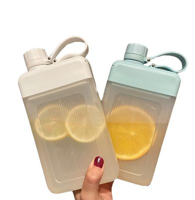 Bottiglia d'acqua di plastica senza BPA da 450 ml ideale per sport e attività all'aria aperta