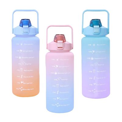 Bottiglia d'acqua sportiva di paglia di plastica di grande capacità Tazze da bere a colori gradienti per esterni