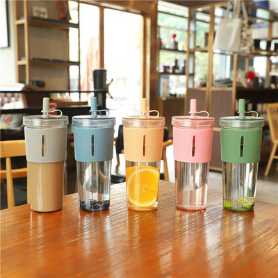 700 ml di succo chiaro senza BPA Bottiglia d'acqua potabile Tazza con paglia e manica