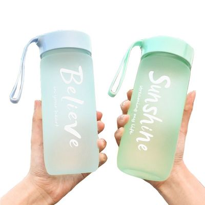 Caldaia a prova di perdita per palestra sportiva portatile bottiglia d'acqua con tazza e corda chiara