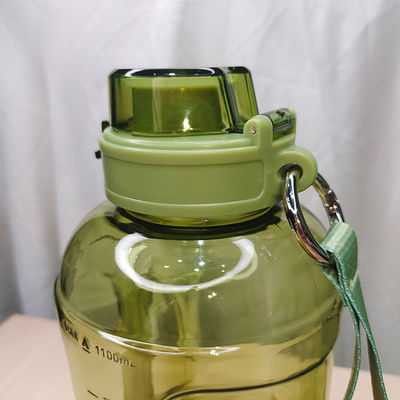 Logo personalizzato accettabile bottiglia d'acqua di Tritano da 1,1 galloni con marcatore di orario e 249.7g