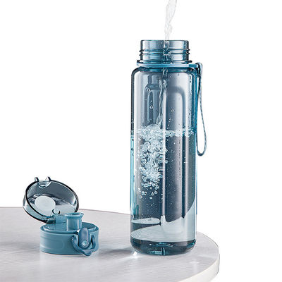 Mantenete l'idratazione durante il campeggio con la bottiglia d'acqua in silicone Tritan