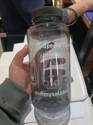 Bottiglia di acqua liquida trasparente in plastica senza Bpa da 1000 ml con scala per sport all' aperto