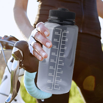 Bottiglia di acqua liquida trasparente in plastica senza Bpa da 1000 ml con scala per sport all' aperto