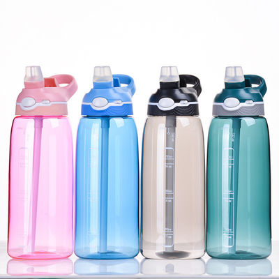 Rimanete idratati con questa bottiglia d'acqua senza BPA da 1 litro di plastica di Tritano e paglia inclusa