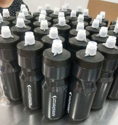 Unisex 550ml 750ml Reutilizzabile BPA Free Squeeze Acqua Bottiglia per Bicicletta Escursione in bicicletta