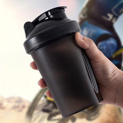 Bottiglia d'acqua sportiva Protein Shaker di plastica Tazza 400ml 600ml 700ml 1000ml Gym Shaker