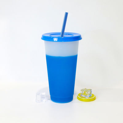 Stile di design minimalista 24 oz di BPA-free Plastic Color Changing Cup con coperchio e paglia