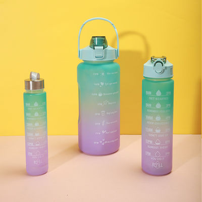 2000 ml 900 ml 300 ml 3 in 1 bottiglia di paglia di plastica personalizzata con marcatore dell' orario per palestra e sport