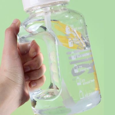 1Bottiglia d'acqua di plastica personalizzata in stile americano da.5L per il riempimento di palestre e auto sportive