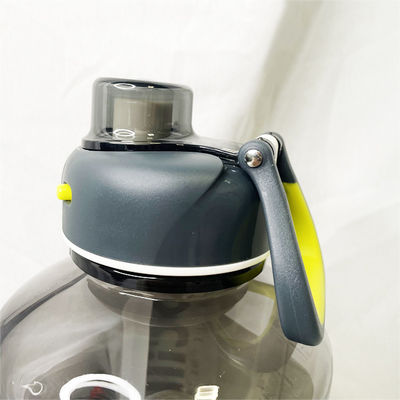 1Bottiglia d'acqua di plastica personalizzata in stile americano da.5L per il riempimento di palestre e auto sportive