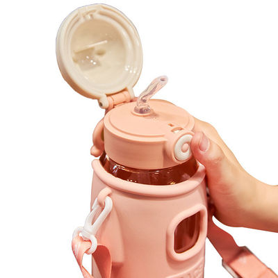 Scuola in magazzino Tritano impermeabile Bottiglia d'acqua potabile con coperchio di paglia Riutilizzabile Viaggi Sport Campeggio Bambini Tazza d'acqua di plastica