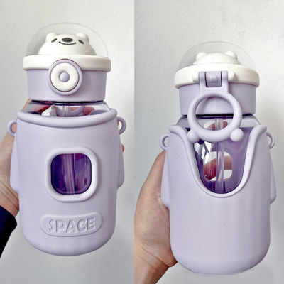 Scuola in magazzino Tritano impermeabile Bottiglia d'acqua potabile con coperchio di paglia Riutilizzabile Viaggi Sport Campeggio Bambini Tazza d'acqua di plastica