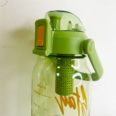 Equipaggiato con rivestimento anticorrosione 850 ml e 1L Korea Tritan Fruit Infuser Bottle