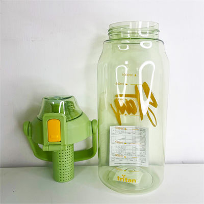 Equipaggiato con rivestimento anticorrosione 850 ml e 1L Korea Tritan Fruit Infuser Bottle