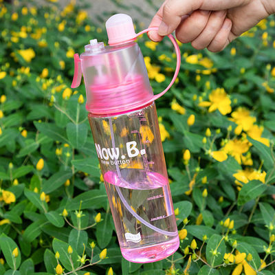 Tipo di pressione per logo personalizzato per esterni Bottiglia d'acqua sportiva in plastica con funzione di refrigerazione della nebbia