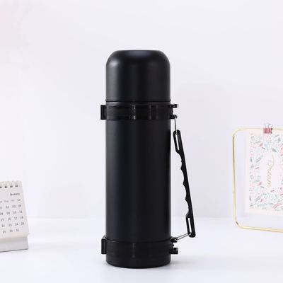 Aggiornate il vostro equipaggiamento per l'aria aperta con la nostra bottiglia d'acqua in acciaio inossidabile a vuoto personalizzata da 1.2L/1.8L