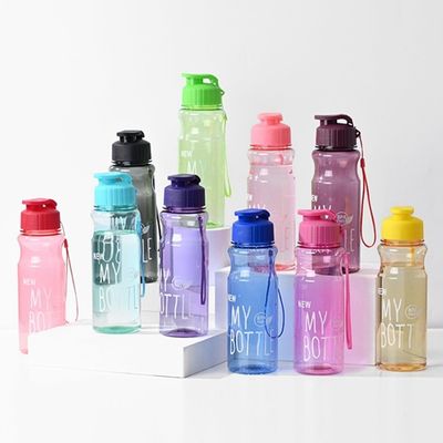Bottiglia d'acqua trasparente in plastica PET di 500 ml personalizzata per l'idratazione all'aperto