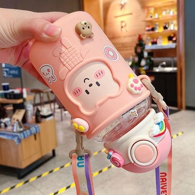 620ml adesivo 3D portatile bottiglia d'acqua di plastica design orso carino per bambini e studenti