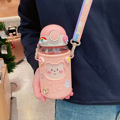 620ml portatile adesivo in 3D Bottiglia d'acqua di plastica Carina bottiglia orso per bambini e studenti