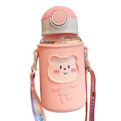 Bottiglia di acqua sportiva impermeabile per bambini di 620 ml di capacità e materiale privo di Bpa