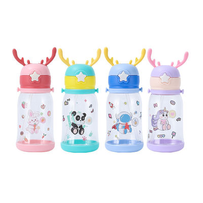 Cute Design 600ml Coppe per bambini di cartoni animati Bottiglia di acqua potabile di plastica con paglia