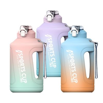 Bottiglia d'acqua sportiva di grande capacità resistente 2300 ML 3800 ML con disegno scrub gradient