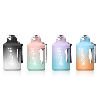 Bottiglia d'acqua sportiva di grande capacità resistente 2300 ML 3800 ML con disegno scrub gradient