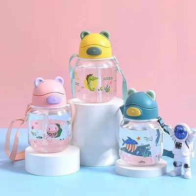 Bottiglia d'acqua di paglia leggera e resistente per bambini anti-caduta con design di orso carino
