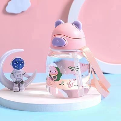 Bottiglia d'acqua di paglia leggera e resistente per bambini anti-caduta con design di orso carino