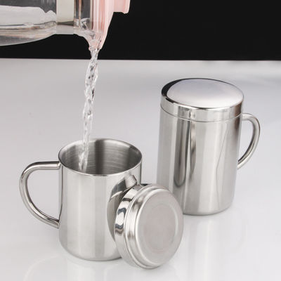 Coppa d'acqua in acciaio inossidabile con copertura e maniglia personalizzabile per gli sport all'aperto degli studenti