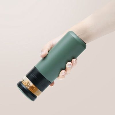 Fornitura diretta Coppa a doppia parete Bottiglia di tè in acciaio inossidabile con infusore di 500 ml di capacità
