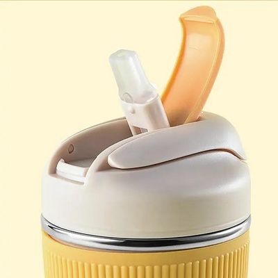 350 ml/480 ml Capacità di produzione 316 bottiglia d'acqua in acciaio inossidabile con manicotto in silicone