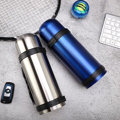 Migliora la tua attrezzatura di viaggio con questa bottiglia portatile a doppia parete in acciaio inox