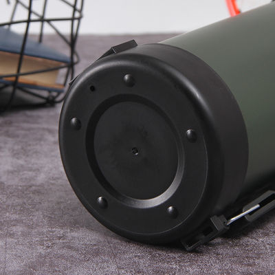 Migliora la tua attrezzatura di viaggio con questa bottiglia portatile a doppia parete in acciaio inox