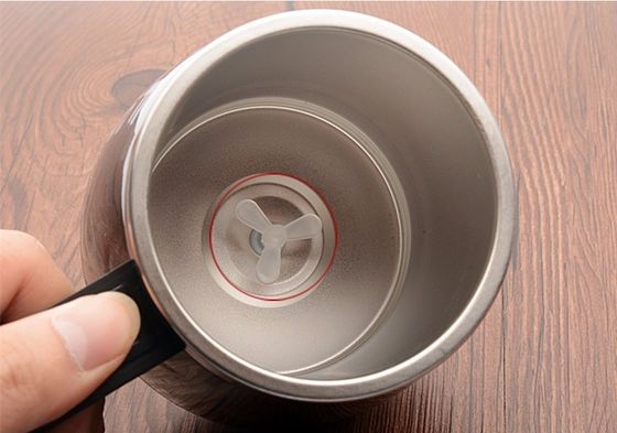 Tazza di miscelazione del latte di caffè in acciaio inossidabile 304 con tazza magnetica e funzione di auto-agitazione