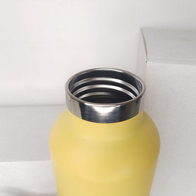 Bottiglia d'acqua isolata portatile da 650 ml in acciaio inossidabile per sport in stile Country Design