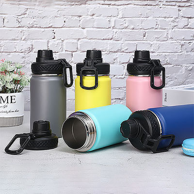Bottine d'acqua riutilizzabili Sport Isolate Flasche di vuoto in acciaio inossidabile con manico