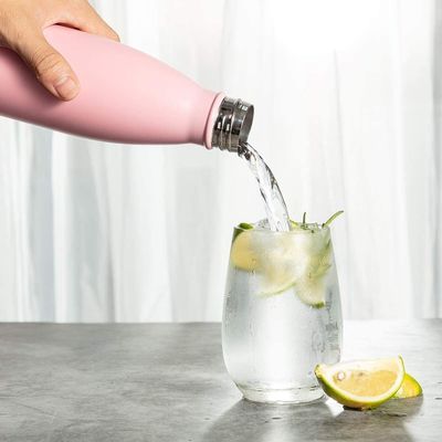 500 ml di capacità bottiglia a vuoto a doppia parete in acciaio inossidabile per mantenere le bevande calde o fredde