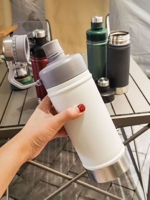 Bottiglia d'acqua sportiva in acciaio inossidabile giallo Bpa senza vuoto 18oz 25oz bottiglie d'acqua
