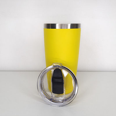 Tutte le persone interessate possono godere di questa tazza da viaggio in acciaio inossidabile da 600 ml con paglia