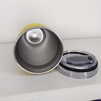 Tutte le persone interessate possono godere di questa tazza da viaggio in acciaio inossidabile da 600 ml con paglia