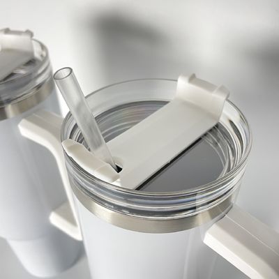 Tazza di viaggio isolata in acciaio inossidabile con maniglia con logo personalizzato più calda, colorata e sicura