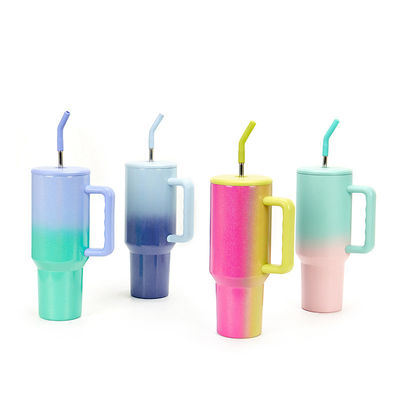 Tazze di gioielli per arcobaleno con paglia sostenibili e accessori a mano