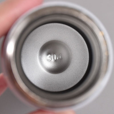 Logo personalizzato 1000ml Coppa termosica in acciaio inossidabile a doppia parete per bevande calde e fredde