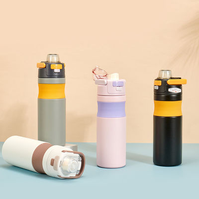 Tutte le persone applicabili Tazza dritta 580ML Sala da ginnastica Assorbente termosi isolati con paglia