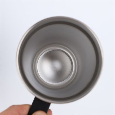 Tazza da caffè in acciaio inossidabile a doppia parete con maniglia e coperchio.