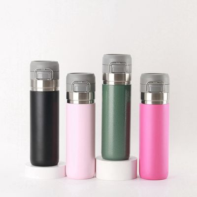 Bottiglia d'acqua in acciaio inossidabile 700 ml Bottiglia doppia a vuoto per tutte le persone applicabili