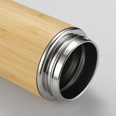 Tazza dritta di acciaio inossidabile isolante a tripla parete di bambù termoflesso con infusore di tè